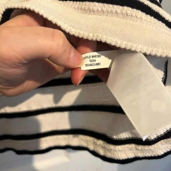 Madewell relaxed v-neck polo shirt - Picture 6 of 10